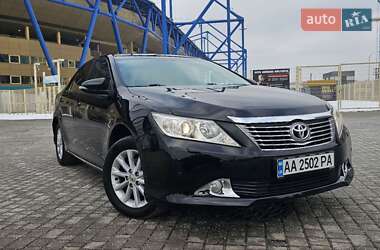 Седан Toyota Camry 2012 в Харкові