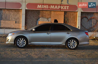 Седан Toyota Camry 2013 в 