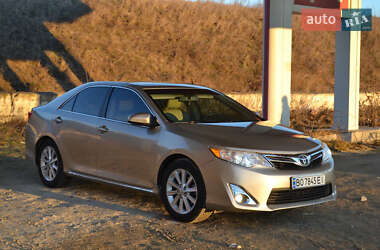 Седан Toyota Camry 2013 в 