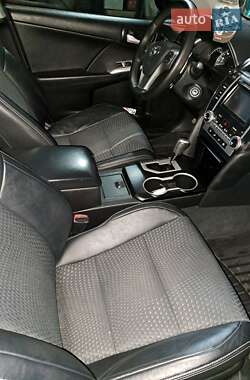 Седан Toyota Camry 2014 в 
