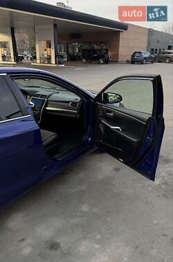 Седан Toyota Camry 2014 в 