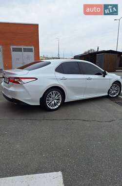 Седан Toyota Camry 2018 в 
