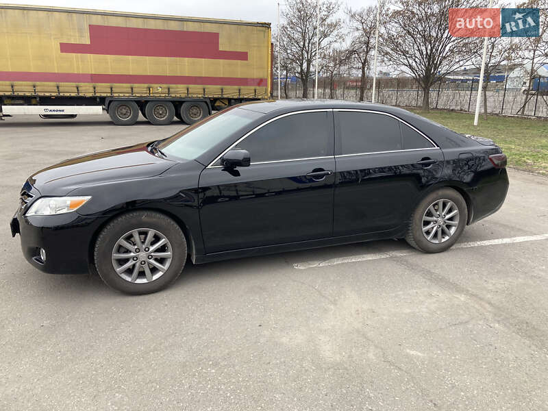 Седан Toyota Camry 2011 в Дніпрі