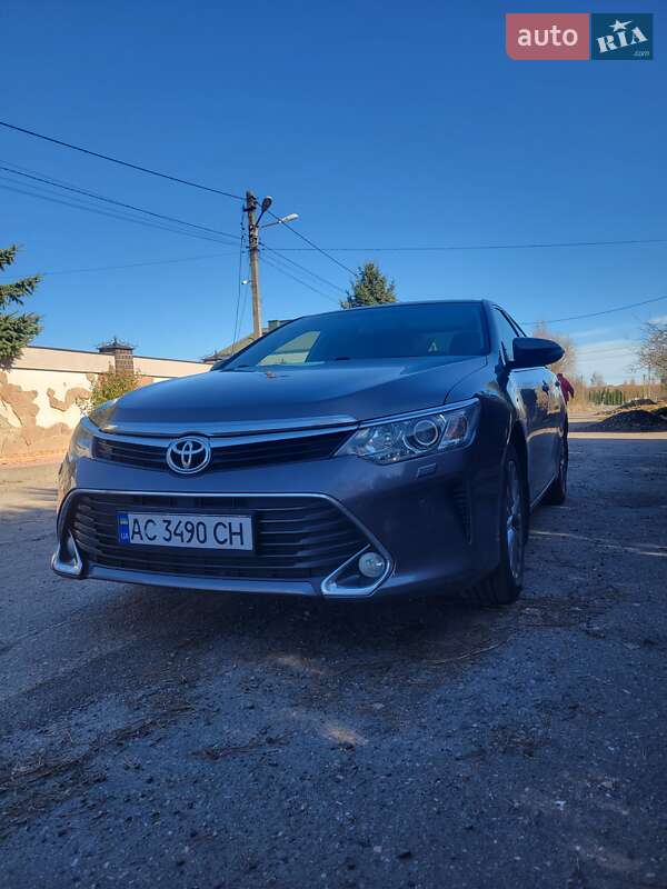 Toyota Camry 2016