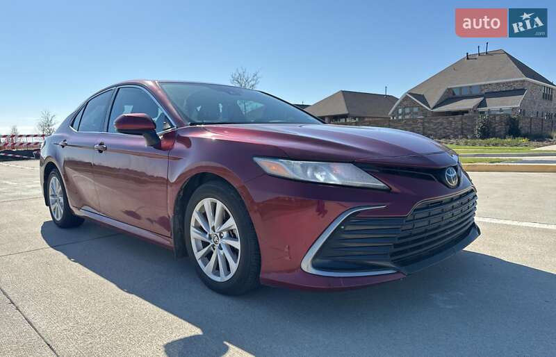 Седан Toyota Camry 2022 в 