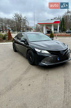 Седан Toyota Camry 2019 в 