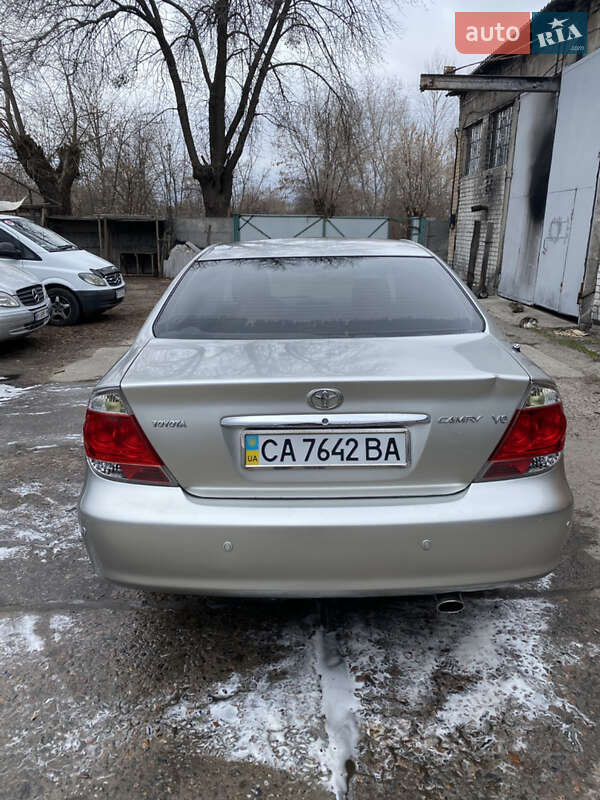 Седан Toyota Camry 2005 в Черкасах