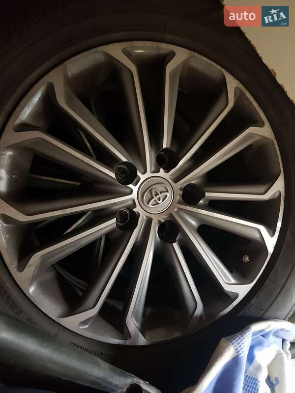 Седан Toyota Camry 2004 в 