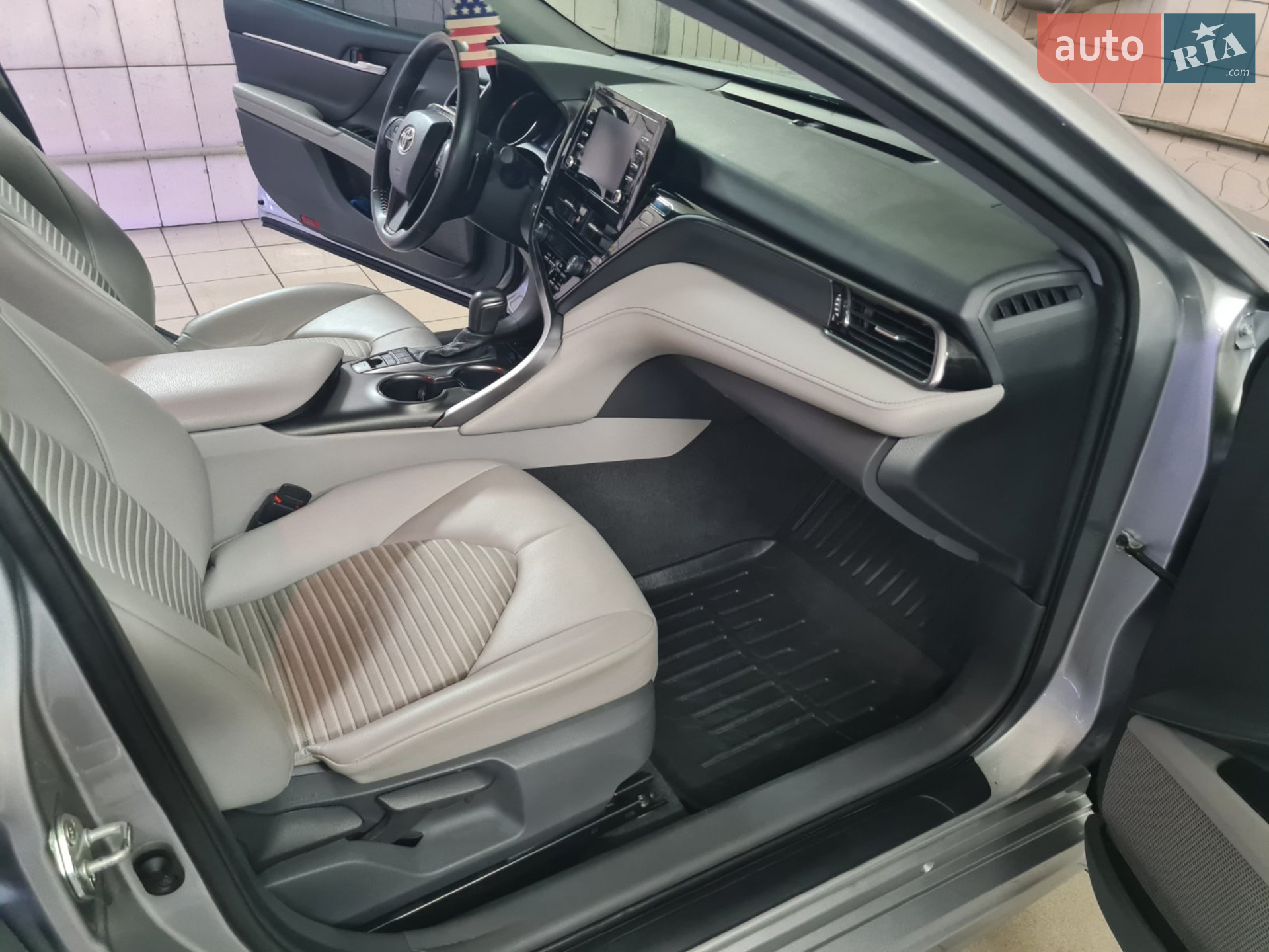 2021 Toyota Camry - мініатюра 17
