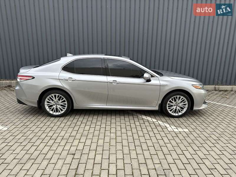 Седан Toyota Camry 2018 в Харкові