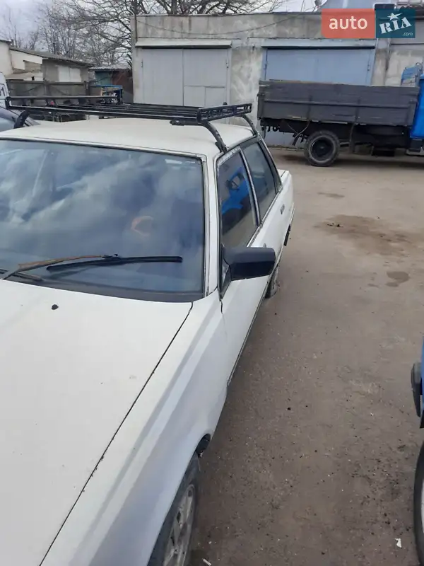 Седан Toyota Camry 1985 в 