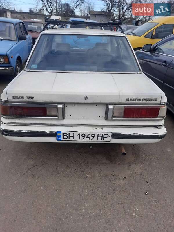 Седан Toyota Camry 1985 в 