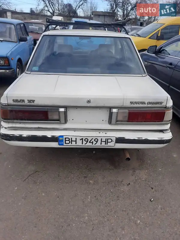 Седан Toyota Camry 1985 в 