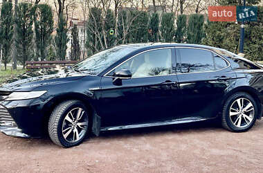 Седан Toyota Camry 2019 в 