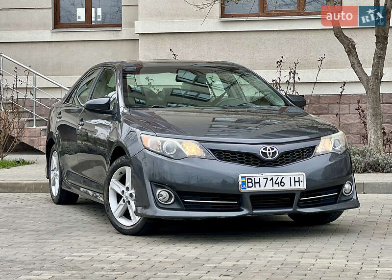 Toyota Camry 2012