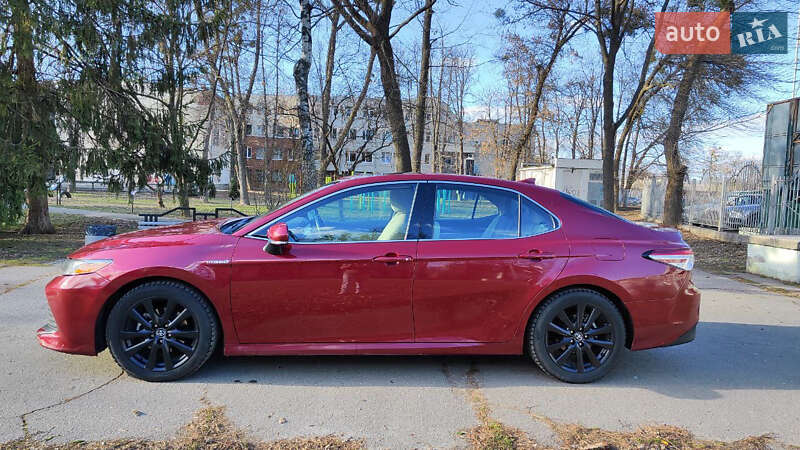 Седан Toyota Camry 2020 в Полтаве