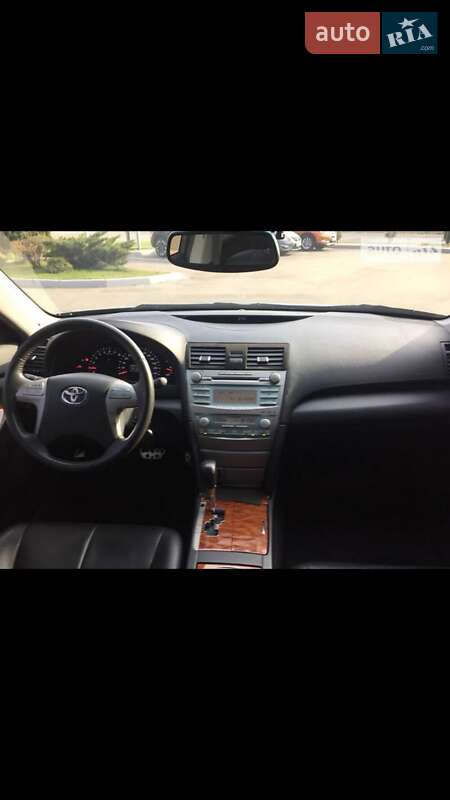 Седан Toyota Camry 2008 в Желтых Водах