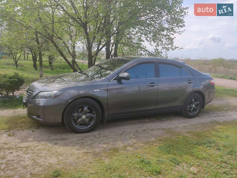 Седан Toyota Camry 2008 в Желтых Водах
