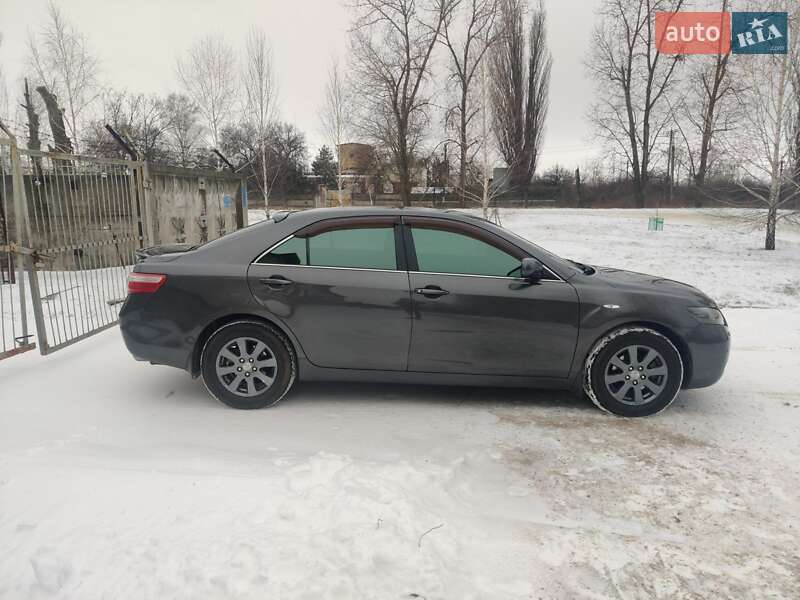 Седан Toyota Camry 2008 в Желтых Водах