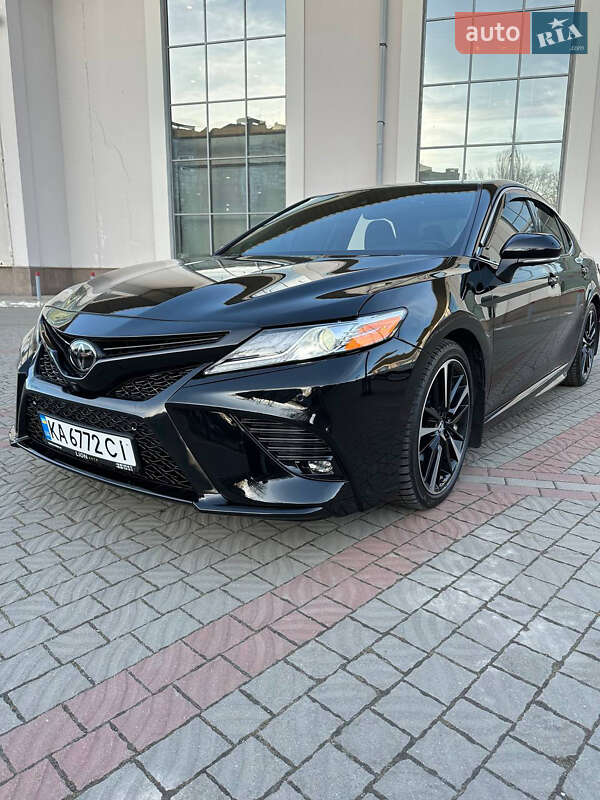 Toyota Camry 2019