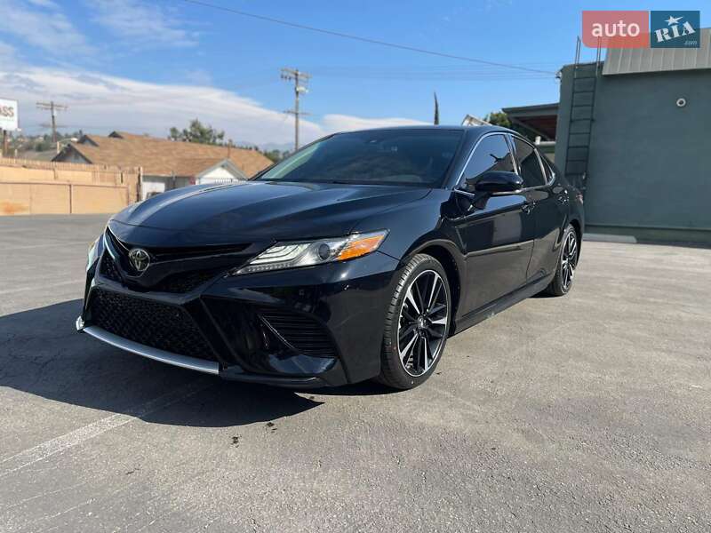 Седан Toyota Camry 2018 в 