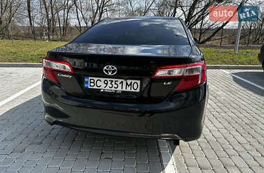 Седан Toyota Camry 2013 в 