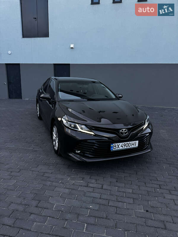 Седан Toyota Camry 2019 в 