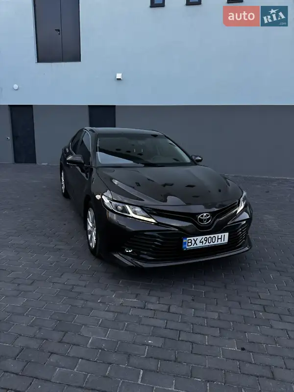 Седан Toyota Camry 2019 в 