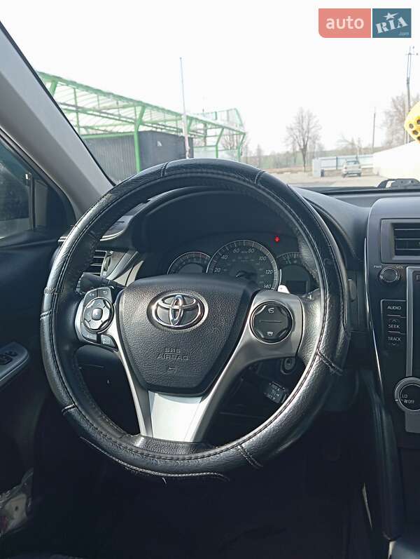 Седан Toyota Camry 2013 в Богуславі