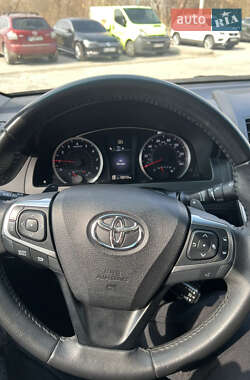 Седан Toyota Camry 2017 в 