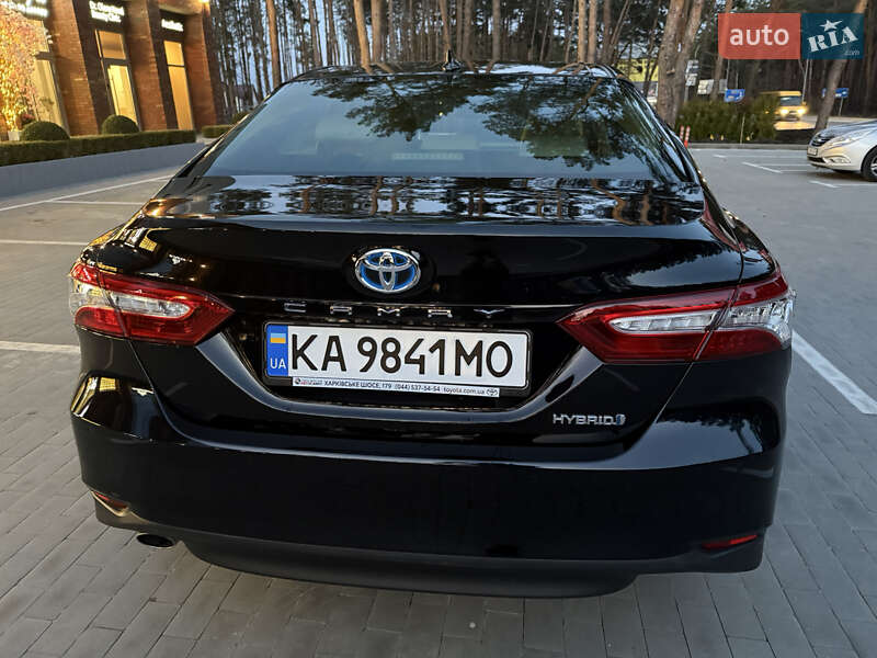 Седан Toyota Camry 2020 в Ирпене
