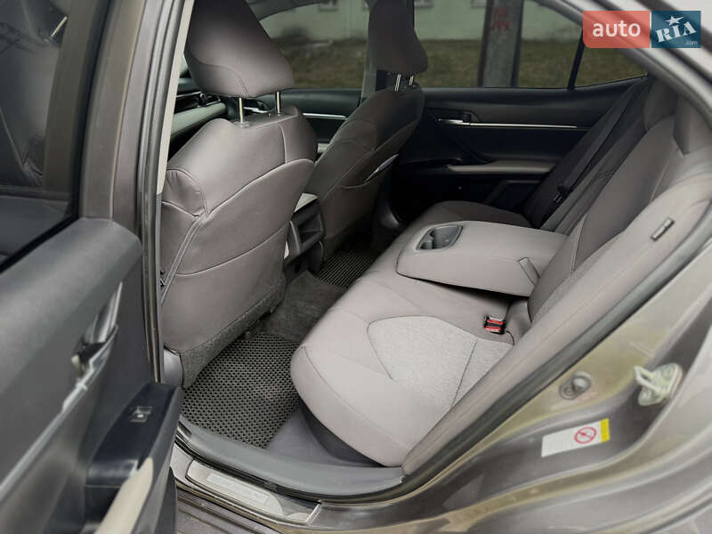 Седан Toyota Camry 2018 в Вінниці