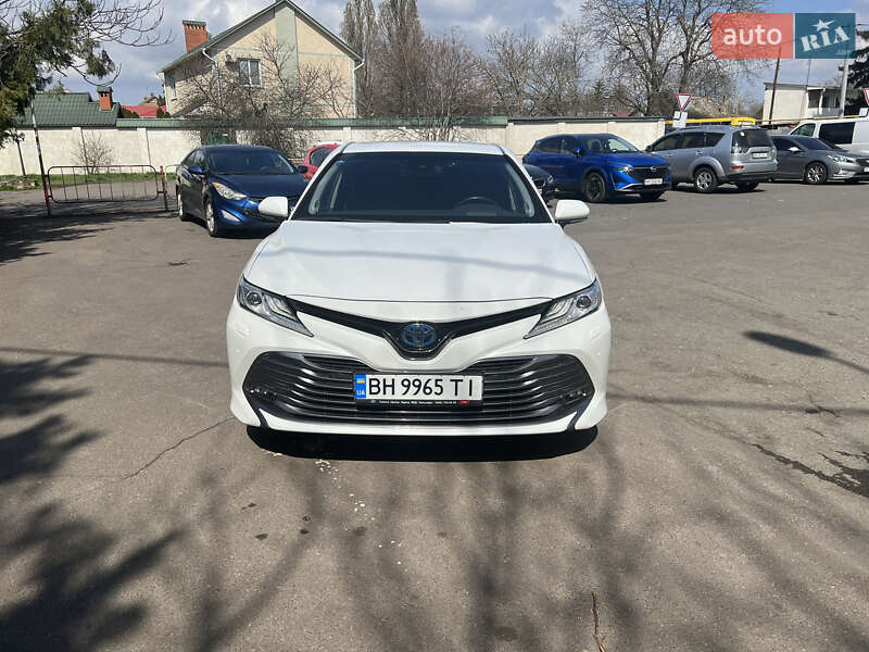 Седан Toyota Camry 2019 в Одессе
