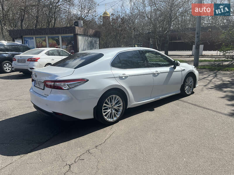 Седан Toyota Camry 2019 в Одессе
