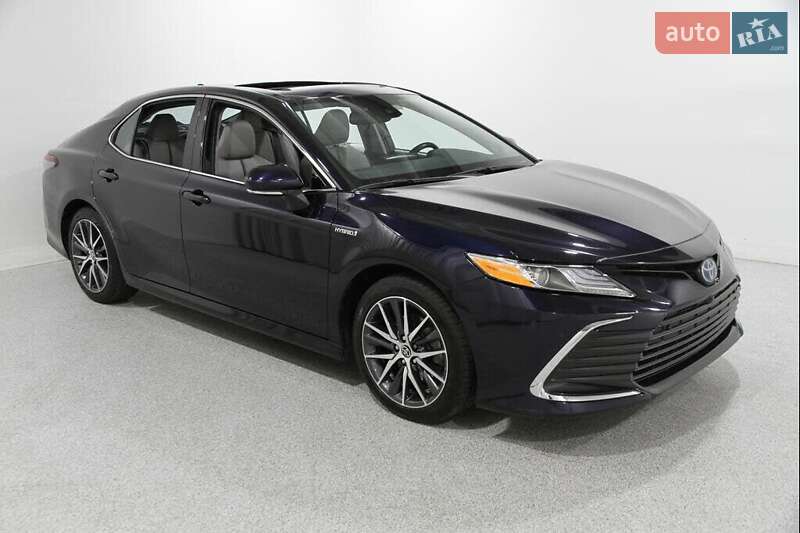 Toyota Camry 2021