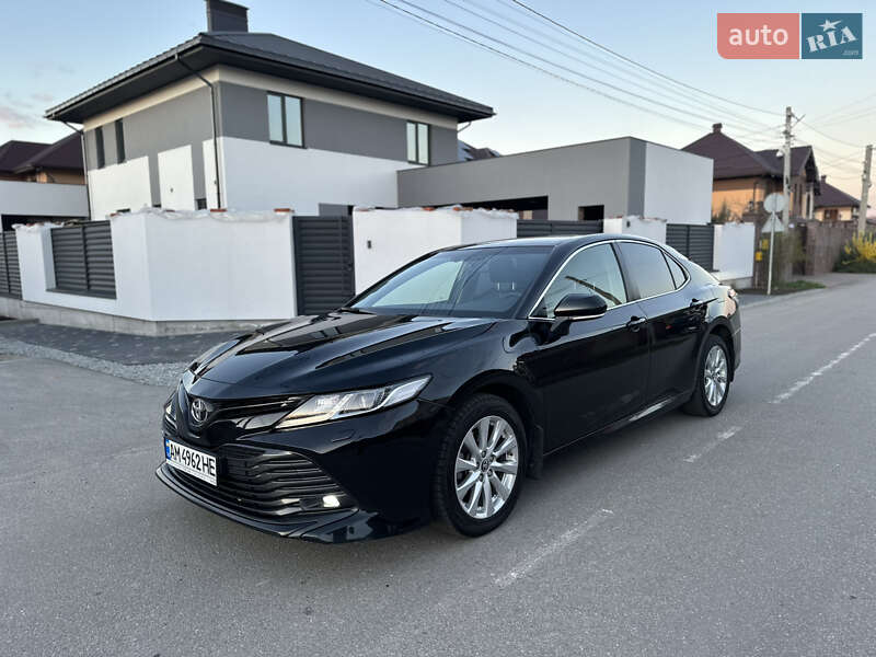 Седан Toyota Camry 2020 в Житомирі