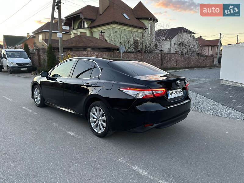 Седан Toyota Camry 2020 в Житомирі