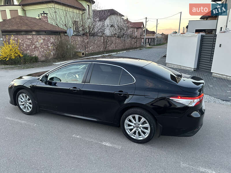 Седан Toyota Camry 2020 в Житомирі