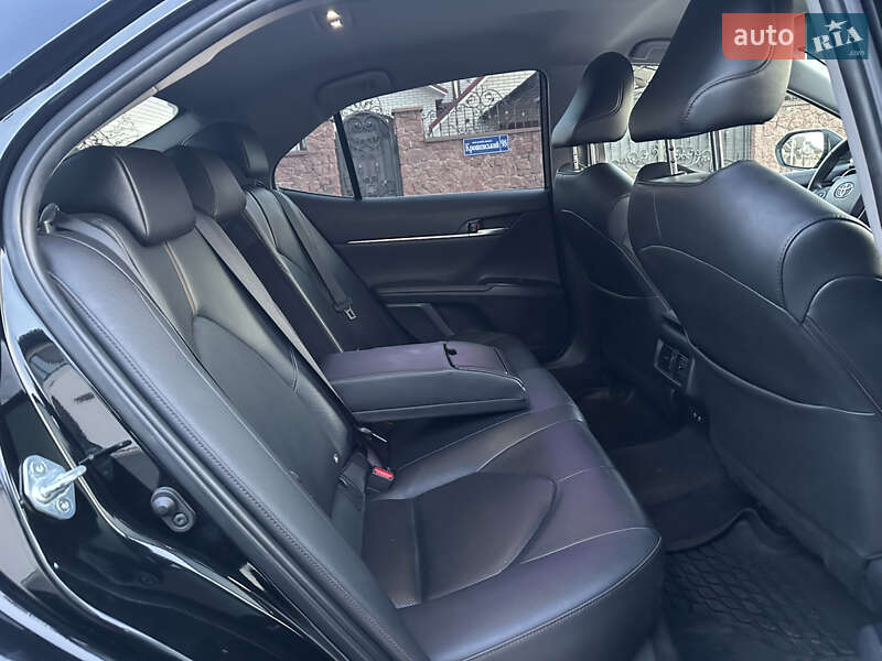 Седан Toyota Camry 2020 в Житомирі