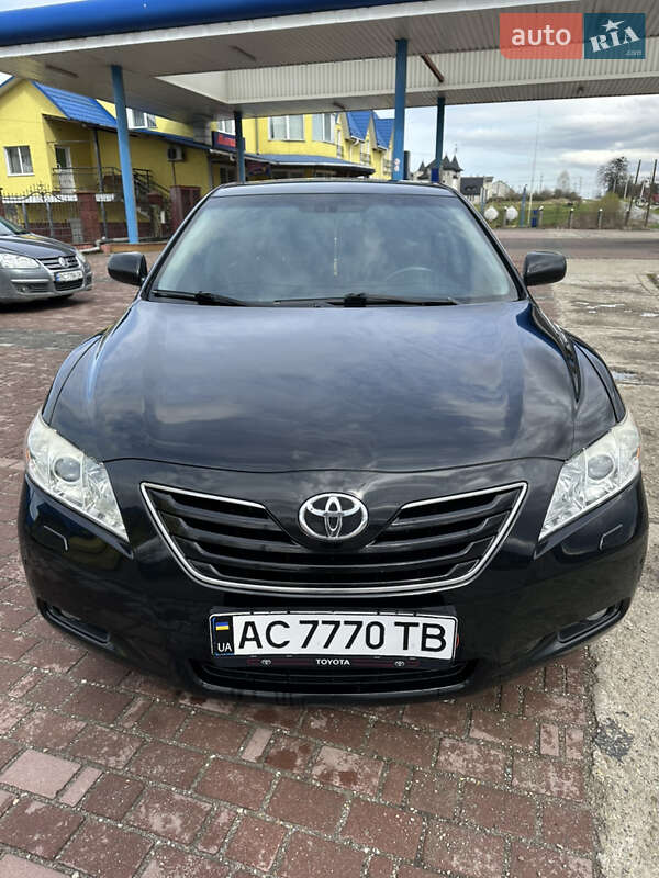 Седан Toyota Camry 2007 в Хырове