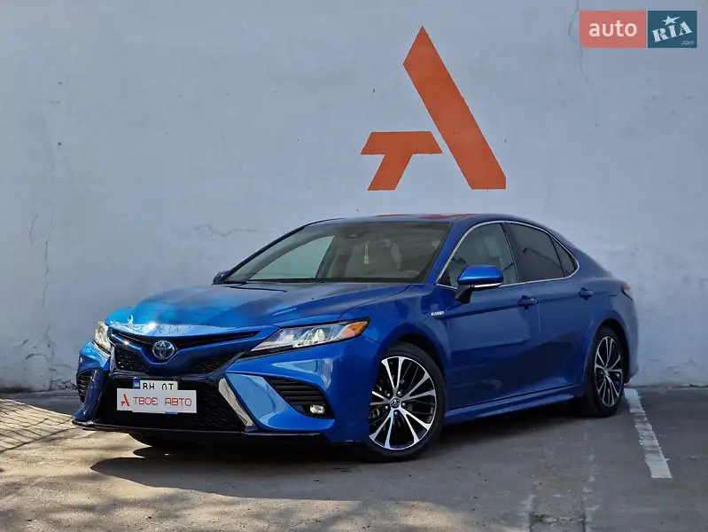 Седан Toyota Camry 2019 в 