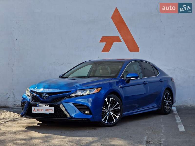 Toyota Camry 2019