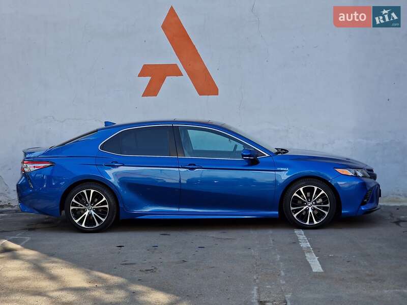 Седан Toyota Camry 2019 в Одесі