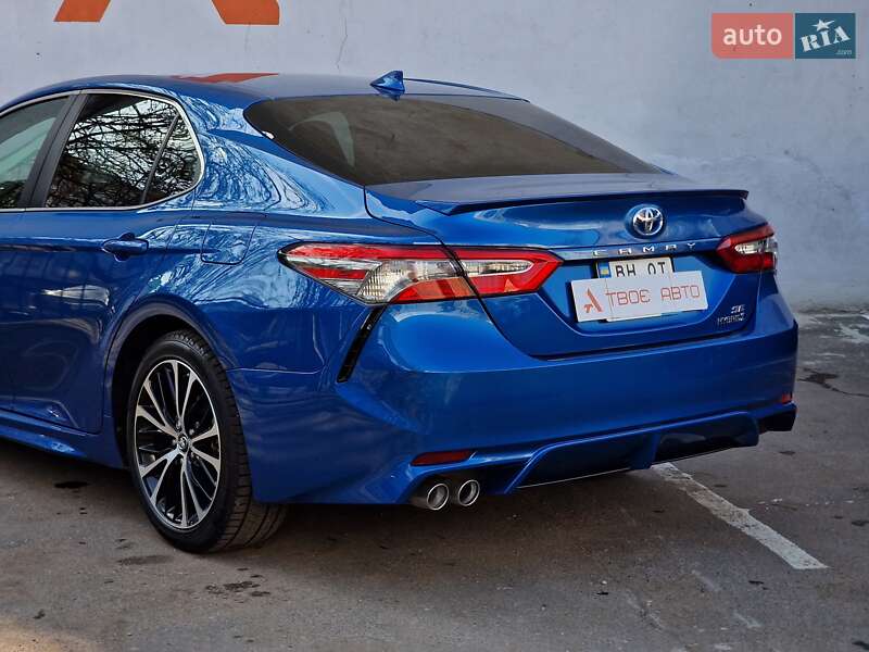 Седан Toyota Camry 2019 в Одесі