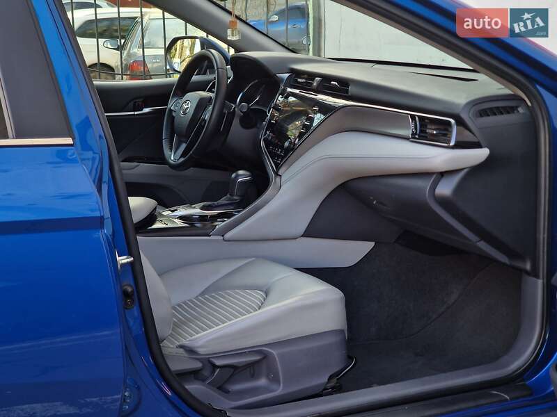 Седан Toyota Camry 2019 в Одесі