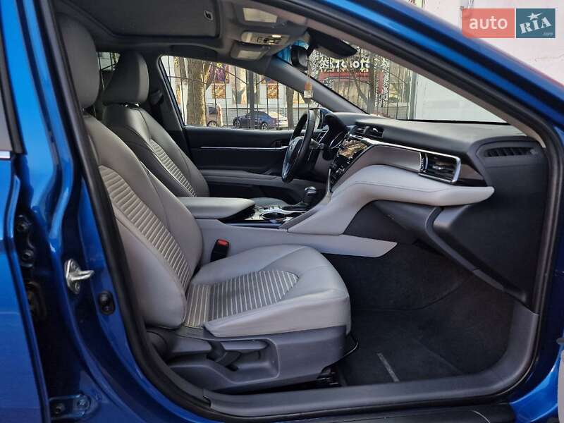 Седан Toyota Camry 2019 в Одесі