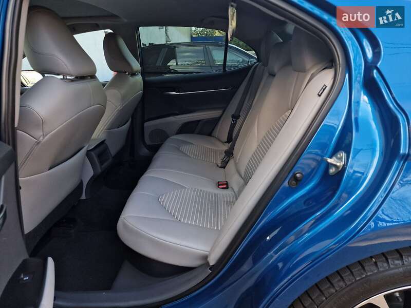 Седан Toyota Camry 2019 в Одесі
