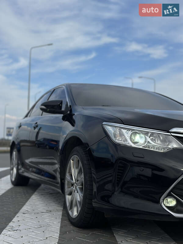 Седан Toyota Camry 2014 в Коростышеве