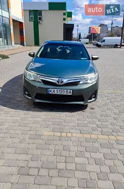 Седан Toyota Camry 2013 в 