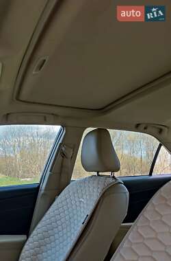 Седан Toyota Camry 2013 в 